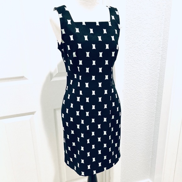 Annected Petite Sleeveless Dress - Picture 2 of 6